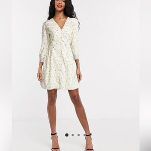 ✨Mini tea dress in cream floral